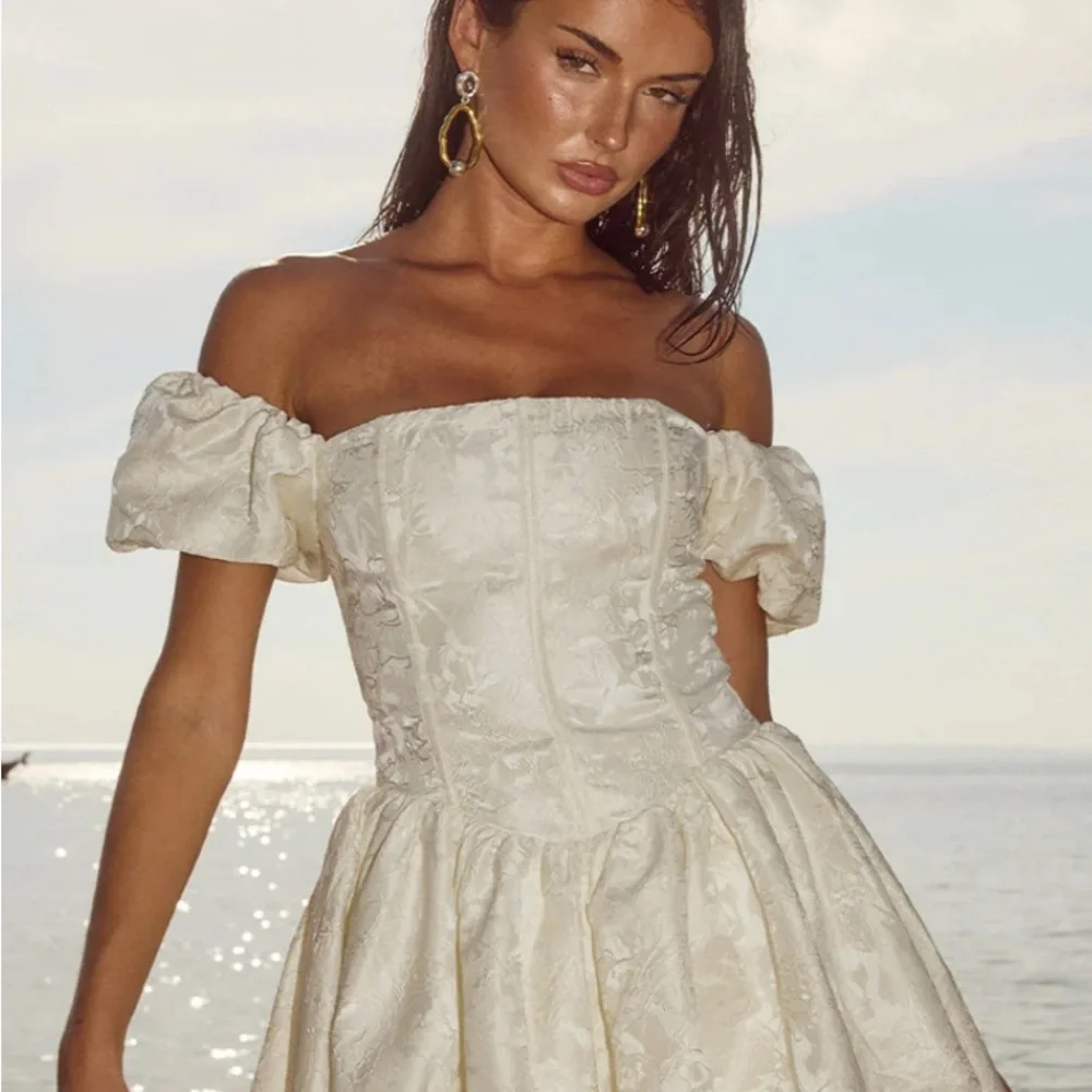 Eloide mini dress Off-Shoulder Ivory Jacquard Dress JAUS - Picture 2 of 4